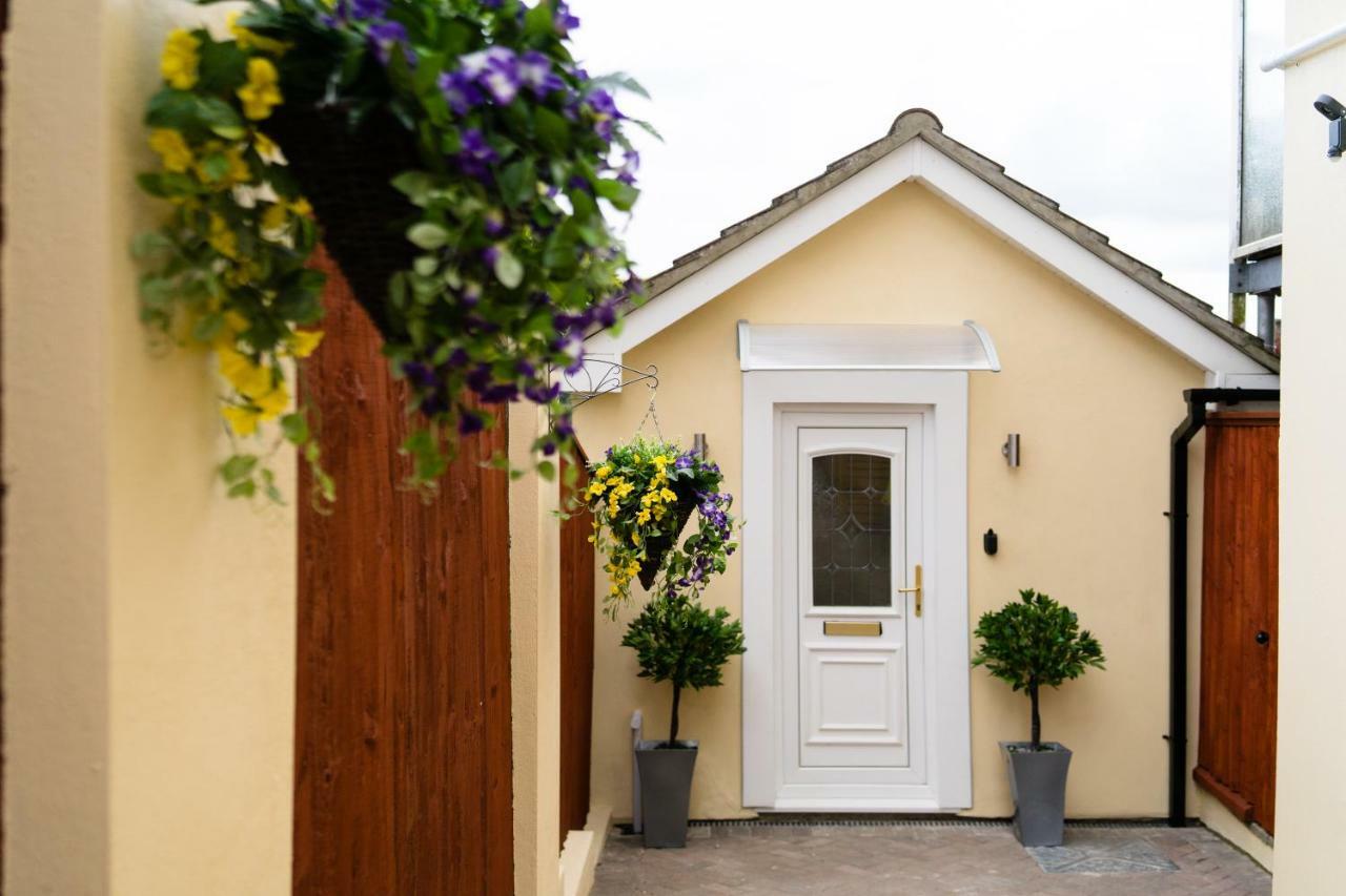 Sea Breeze Apartment Poole Luaran gambar